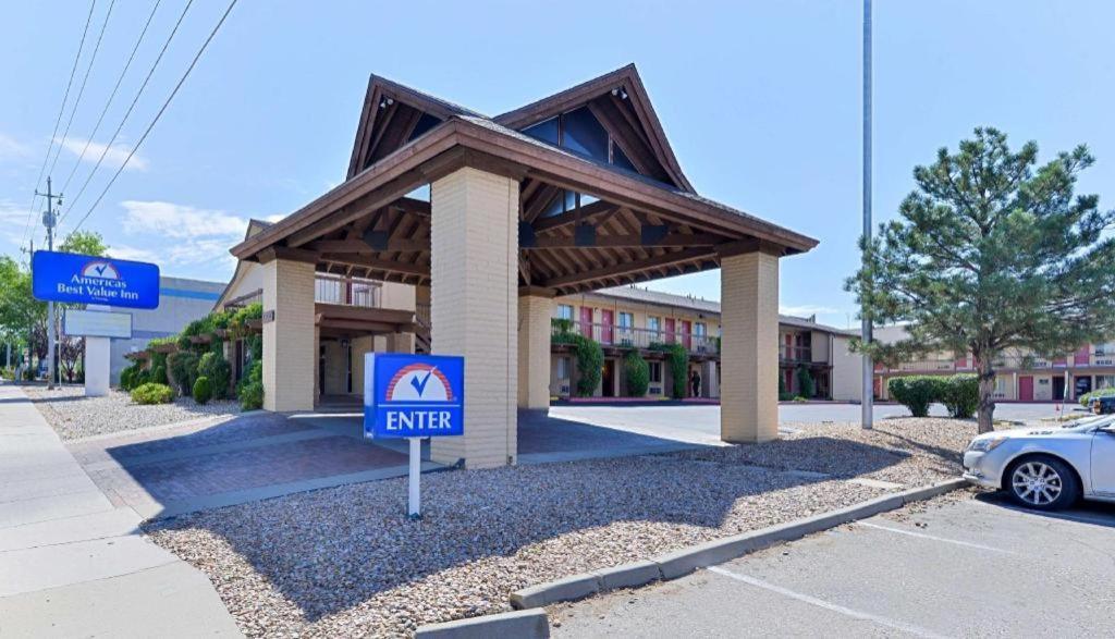 Days Inn By Wyndham Albuquerque Northeast Екстер'єр фото