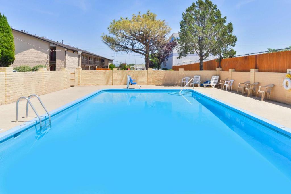 Days Inn By Wyndham Albuquerque Northeast Екстер'єр фото