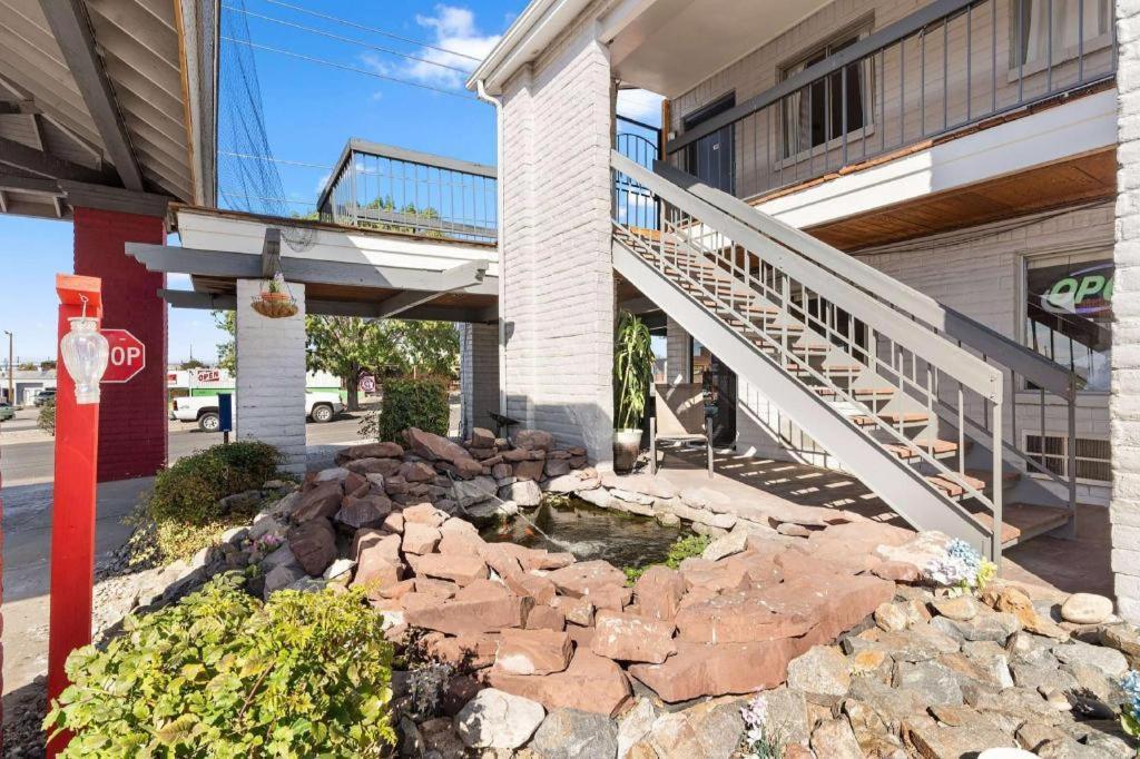 Days Inn By Wyndham Albuquerque Northeast Екстер'єр фото