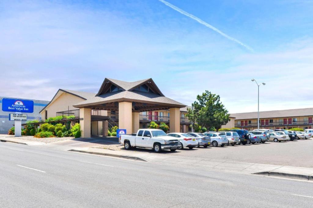 Days Inn By Wyndham Albuquerque Northeast Екстер'єр фото