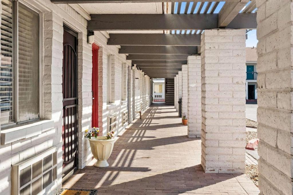 Days Inn By Wyndham Albuquerque Northeast Екстер'єр фото